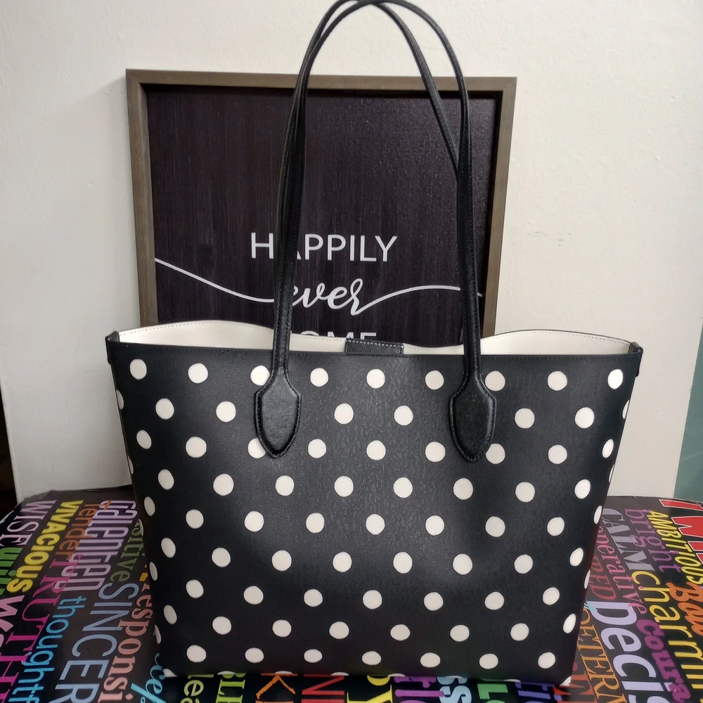 Elite Ebony & Ivory Kate Spade Tote!.